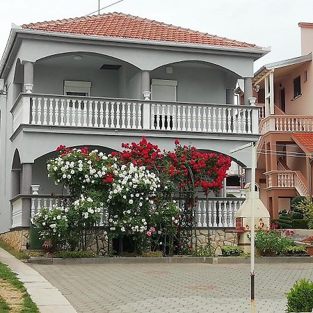 Apartmani Kod Rade Pakoštane Exteriér fotografie