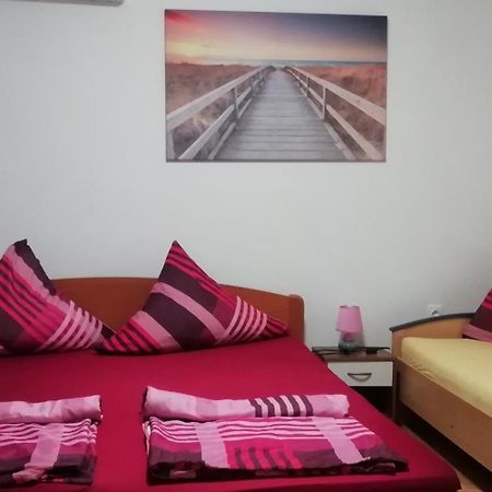 Apartmani Kod Rade Pakoštane Exteriér fotografie