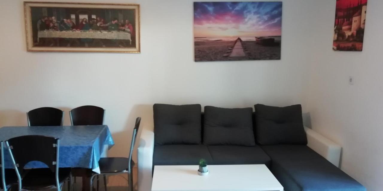 Apartmani Kod Rade Pakoštane Exteriér fotografie
