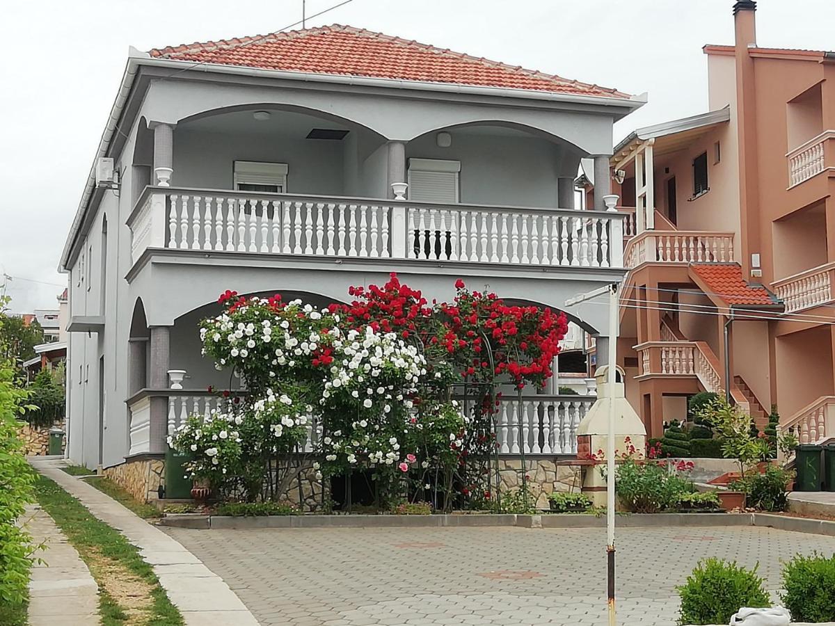 Apartmani Kod Rade Pakoštane Exteriér fotografie